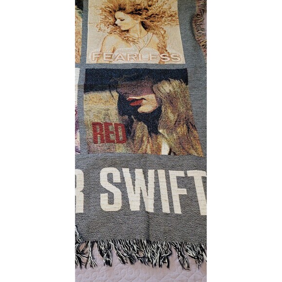 RARE Taylor Swift 4 Album Woven Throw Blanket (debut fearless speak now red) - Picture 4 of 6
